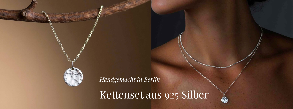 Zwei Silberketten mit Plättchen-Anhänger im Set.