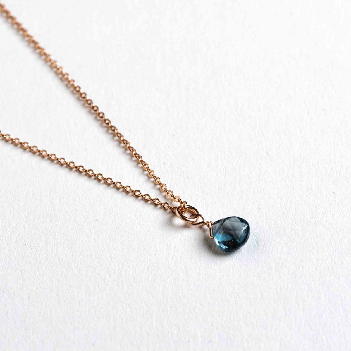 London Blautopas Kette rosegold | MAYAMBERLIN