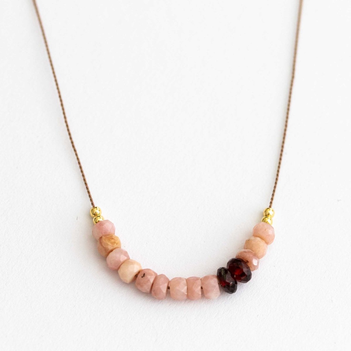Rosa Opal & Granat Seidenkette