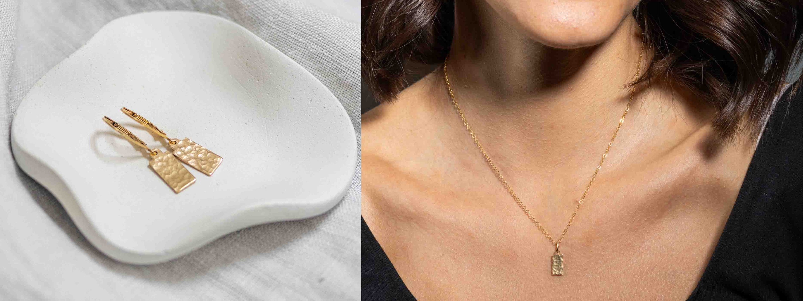 Links ein Schälchen mit einem Paar rechteckiger Plättchen-Ohrringe und rechts das Model mit eine Goldkette, an dem ein rechteckiger Plättchen-Anhänger hängt.