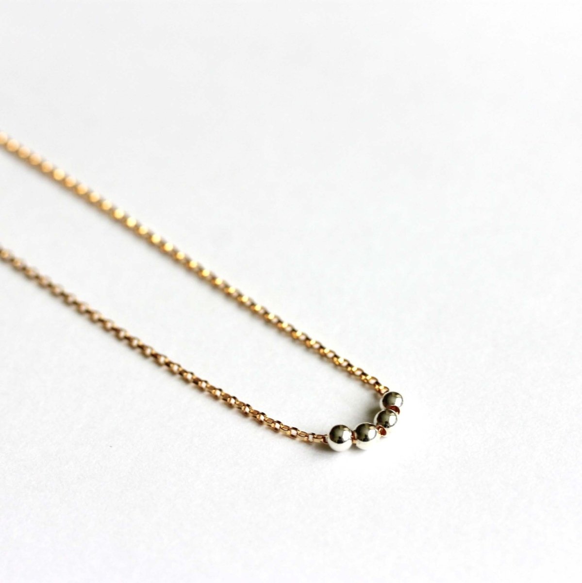 Goldfill Kette mit silbernen Perlen | MAYAMBERLIN